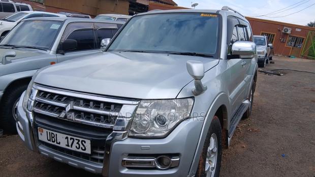 Mitsubishi Pajero 2008 Silver