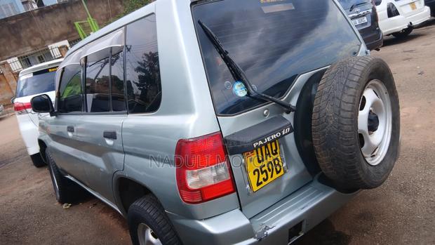 Mitsubishi Pajero IO 2005