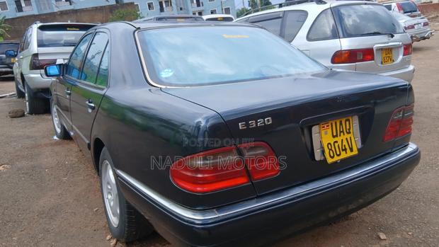 Mercedes-Benz E320 2005 Black