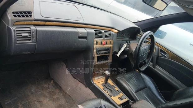 Mercedes-Benz E320 2005 Black