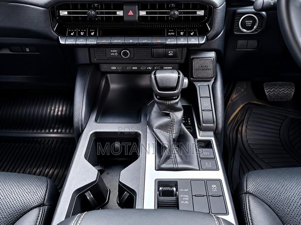 Toyota Land Cruiser Prado 2.7 2024 Black