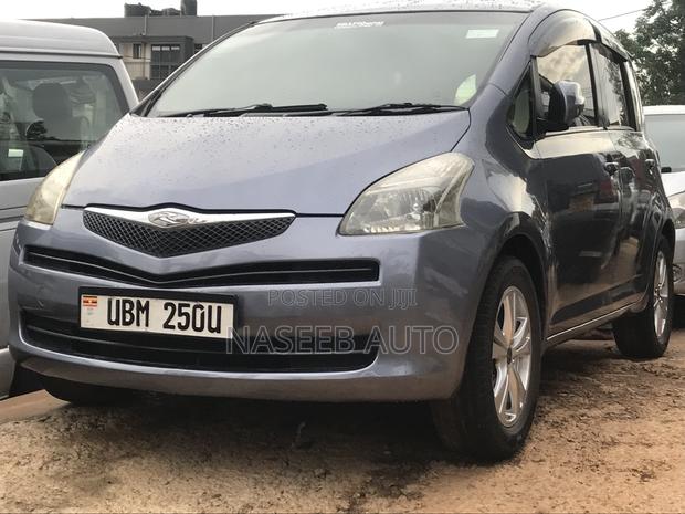 Toyota Ractis 2007 Blue