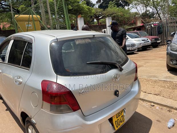 Toyota Vitz 2007 Silver