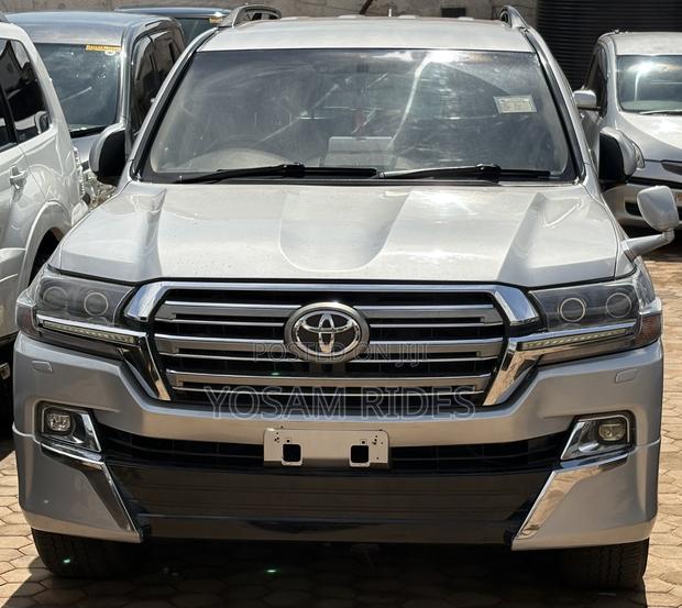 Toyota Land Cruiser 4.6 V8 ZX 2013 Silver