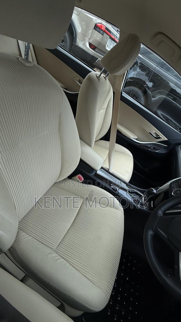 Toyota Premio 1.8 FWD 2017 Silver