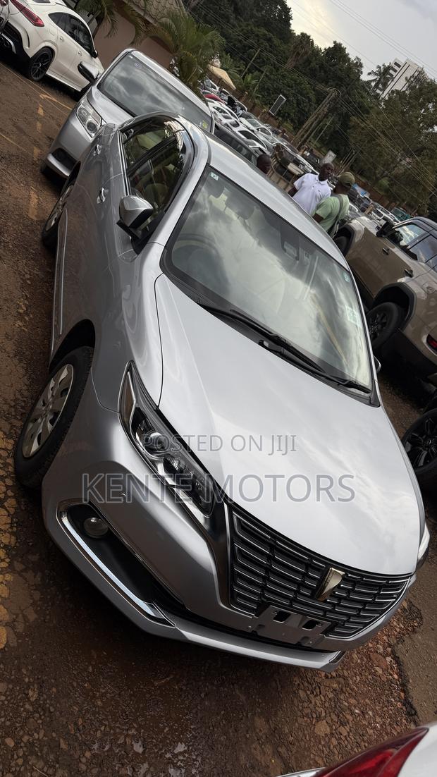 Toyota Premio 1.8 FWD 2017 Silver