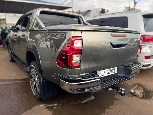 Toyota Hilux 2016 Green