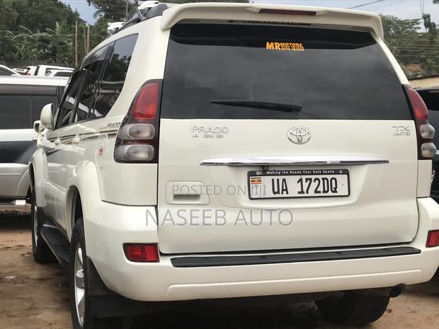 Toyota Land Cruiser Prado 2009 White