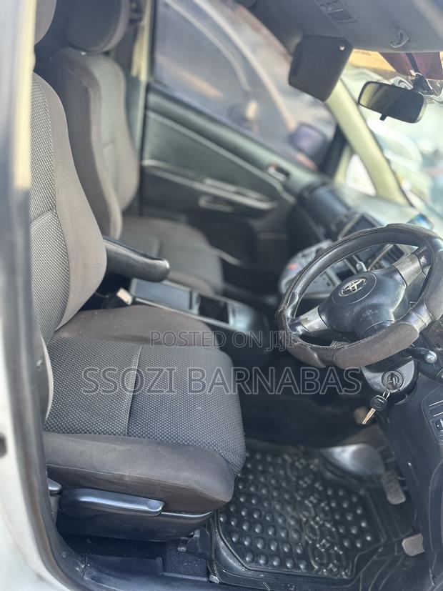 Toyota Wish 2003 Silver