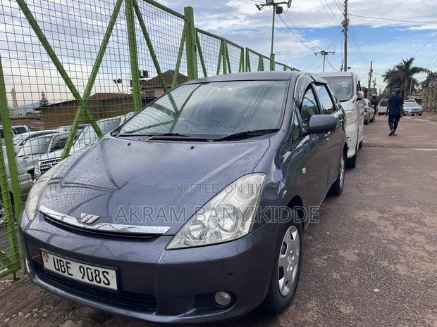 Toyota Wish 2004 Gray
