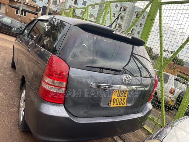 Toyota Wish 2004 Gray
