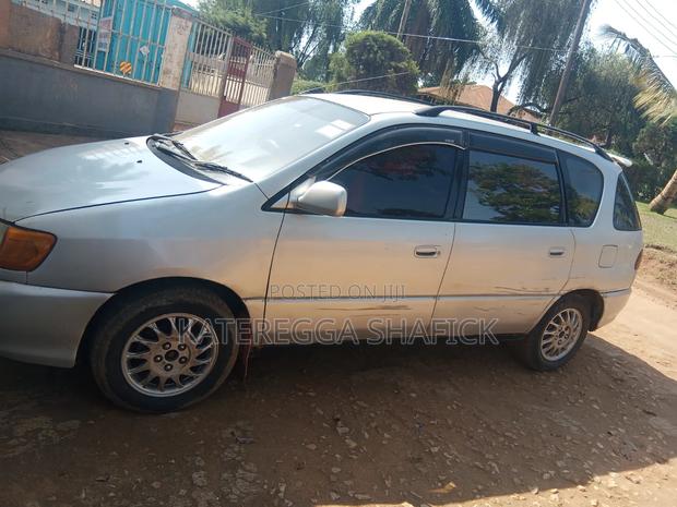 Toyota Ipsum 1998 Gray
