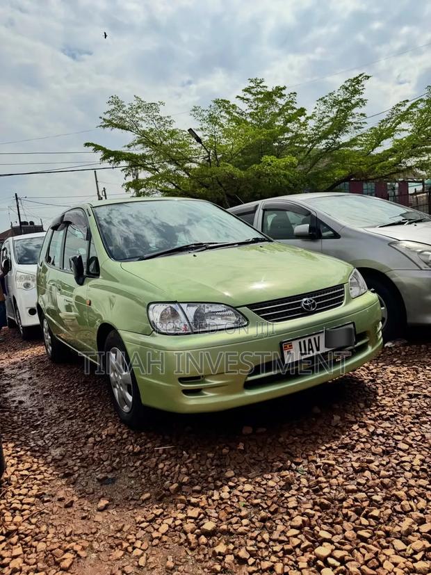 Toyota Corolla Spacio 2006 Green