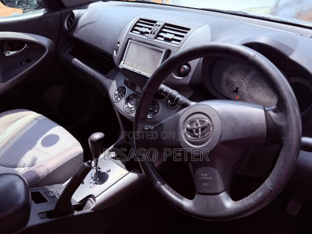 Toyota RAV4 2010 Silver