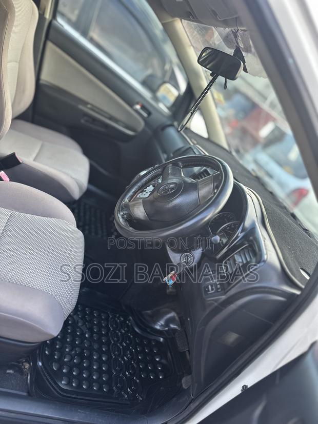 Toyota Wish 2003 Silver