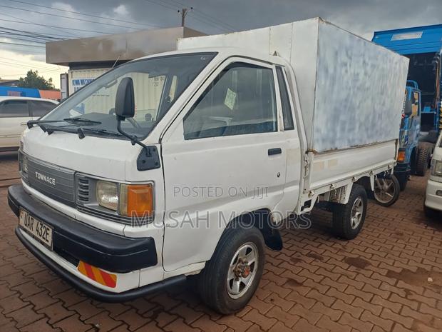 Toyota TownAce 1995 White