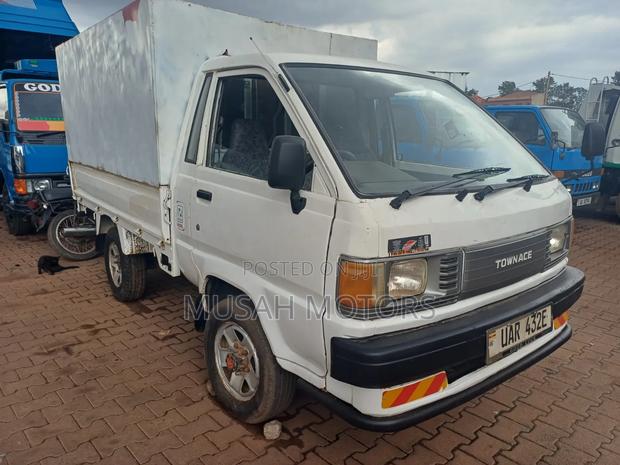 Toyota TownAce 1995 White