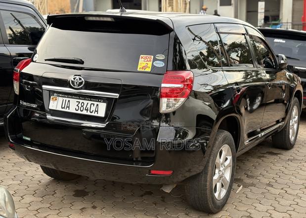 Toyota Vanguard 2013 Black