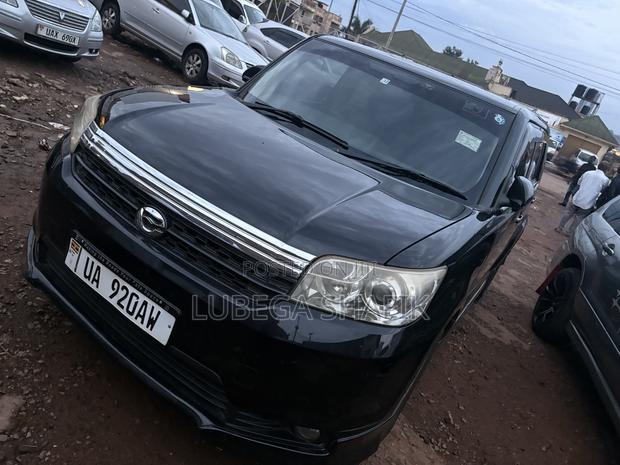 Toyota Corolla Rumion Hatchback 1.8 AWD 2011 Matt Black