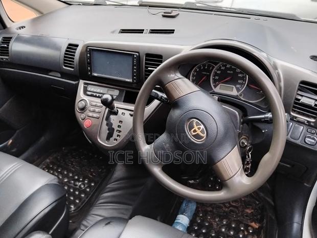 Toyota Wish 2007