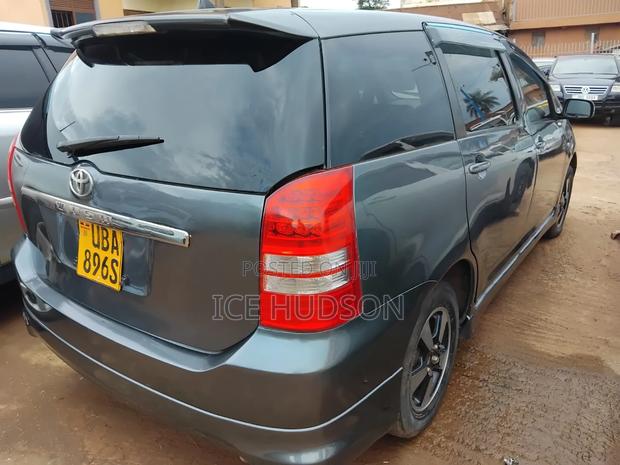 Toyota Wish 2005 Gray