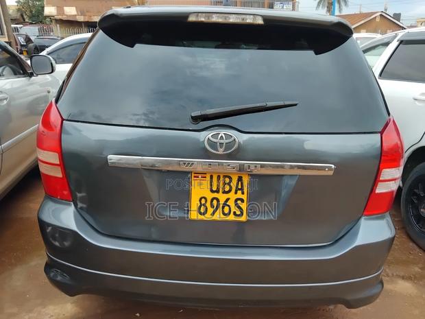 Toyota Wish 2005 Gray