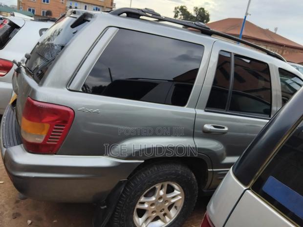 Jeep Grand Cherokee 2001 Gray