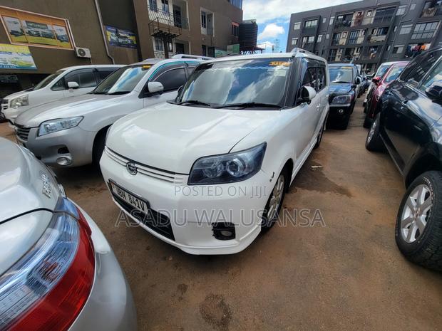Toyota Corolla Rumion 2009 White