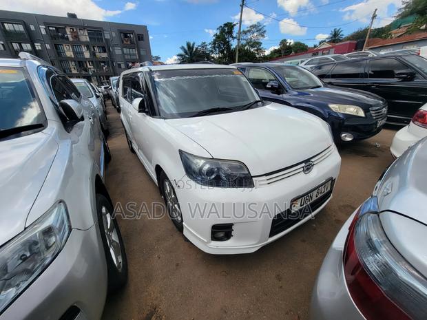 Toyota Corolla Rumion 2009 White