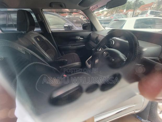 Toyota Corolla Rumion 2009 White