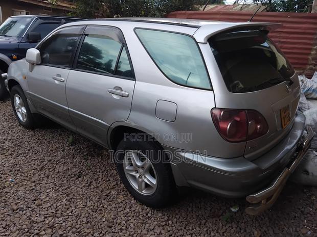 Toyota Harrier 1999 Silver