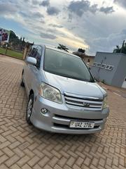 Toyota Noah 2006 Silver for sale