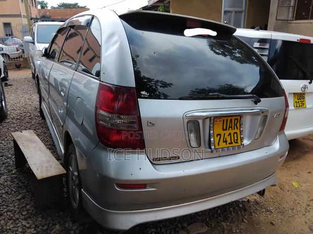 Toyota Nadia 2002 Silver