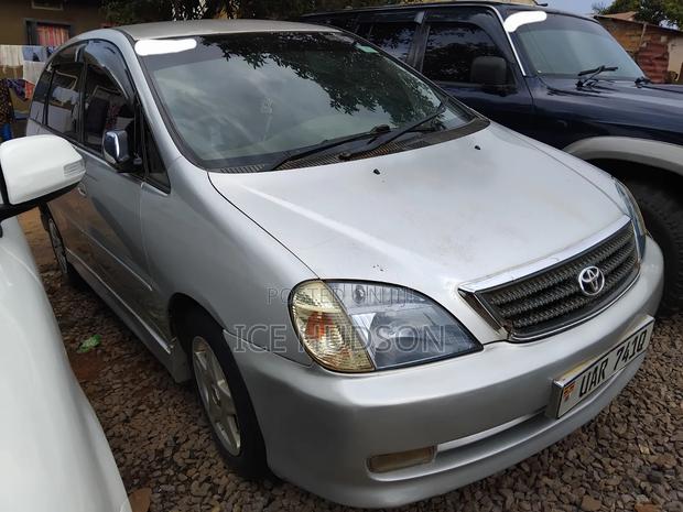 Toyota Nadia 2002 Silver