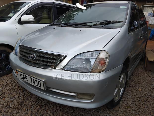 Toyota Nadia 2002 Silver