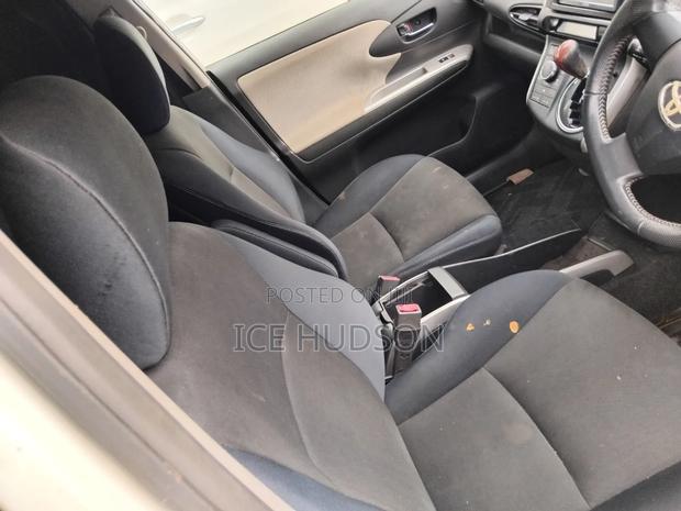 Toyota Wish 2012 White