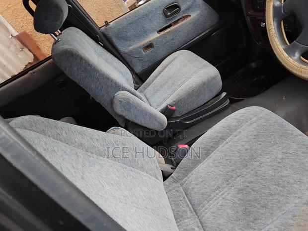 Toyota TownAce Noah 2001