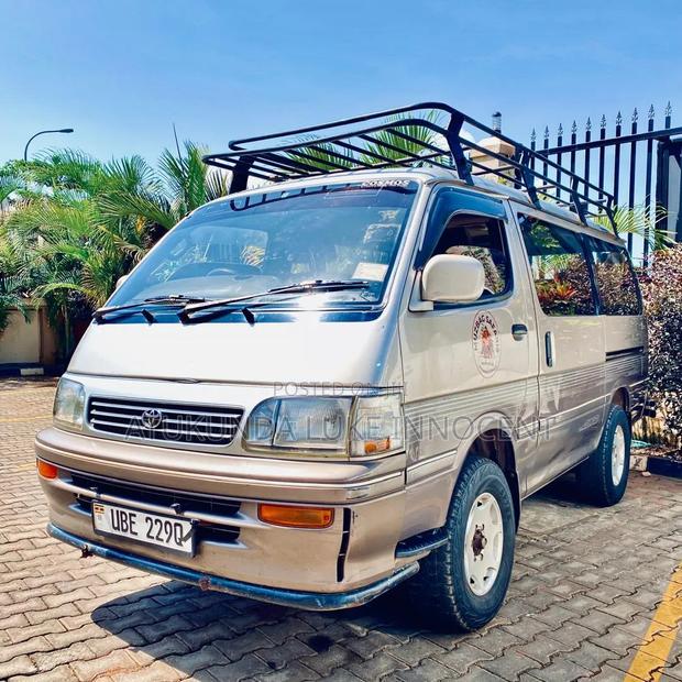 Toyota Grand HiAce 2002 Gray
