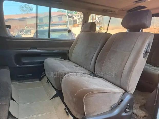 Toyota Grand HiAce 2002 Gray