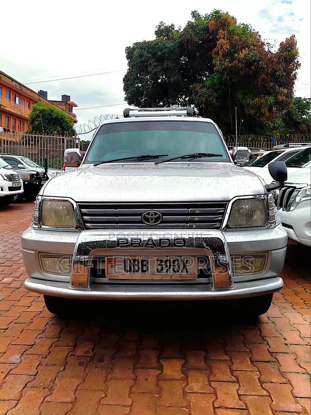 Toyota Land Cruiser Prado 2001 Pearl