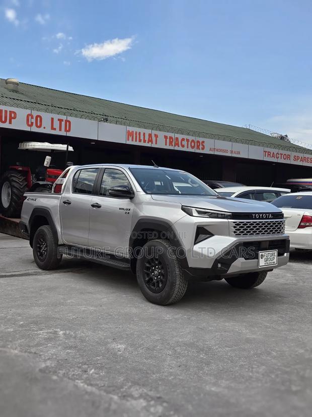 New Toyota Hilux 2026 Silver