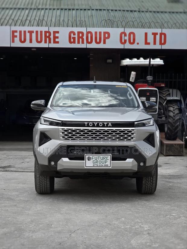 New Toyota Hilux 2026 Silver