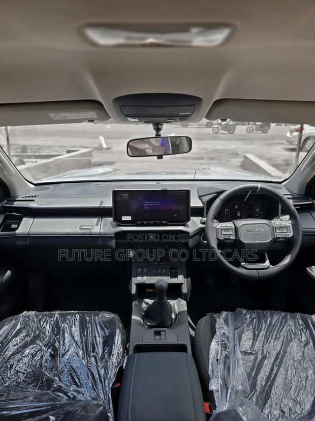 New Toyota Hilux 2026 Silver