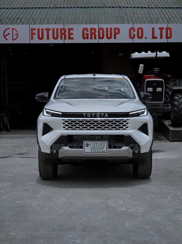 New Toyota Hilux 2026 White