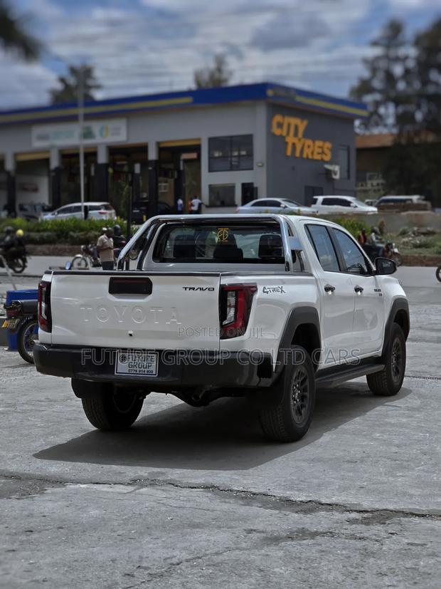 New Toyota Hilux 2026 White