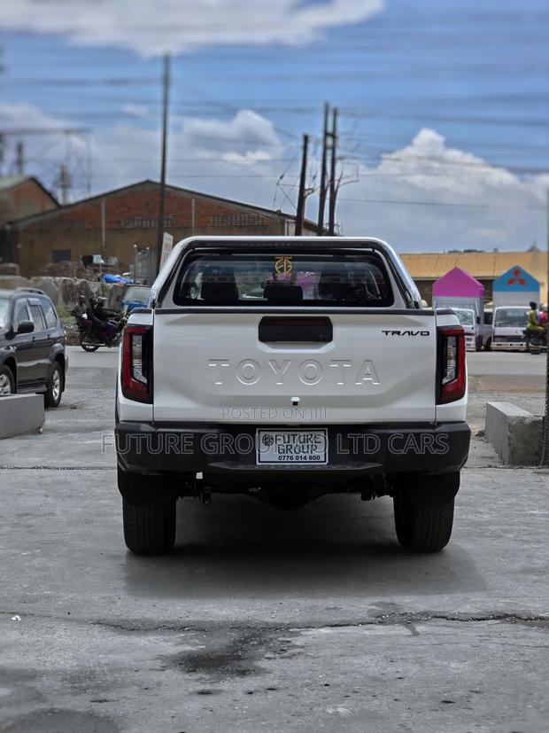 New Toyota Hilux 2026 White