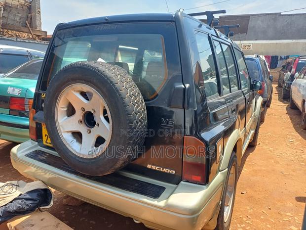 Suzuki Escudo 1996 Black