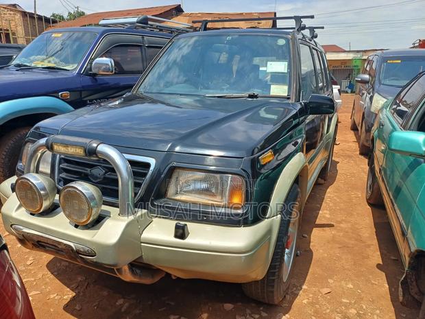 Suzuki Escudo 1996 Black