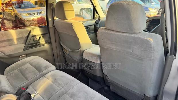Toyota Noah 2010 White