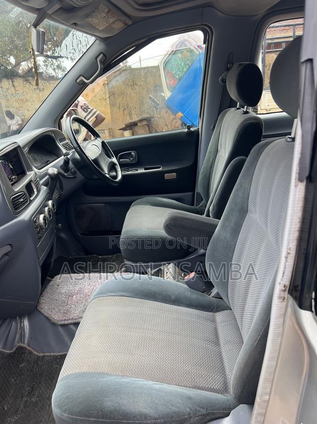 Toyota LiteAce Noah 2001 Silver